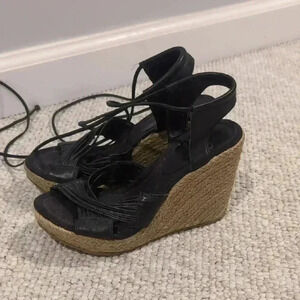 Gianni Bini Black leather Wedge Sandals